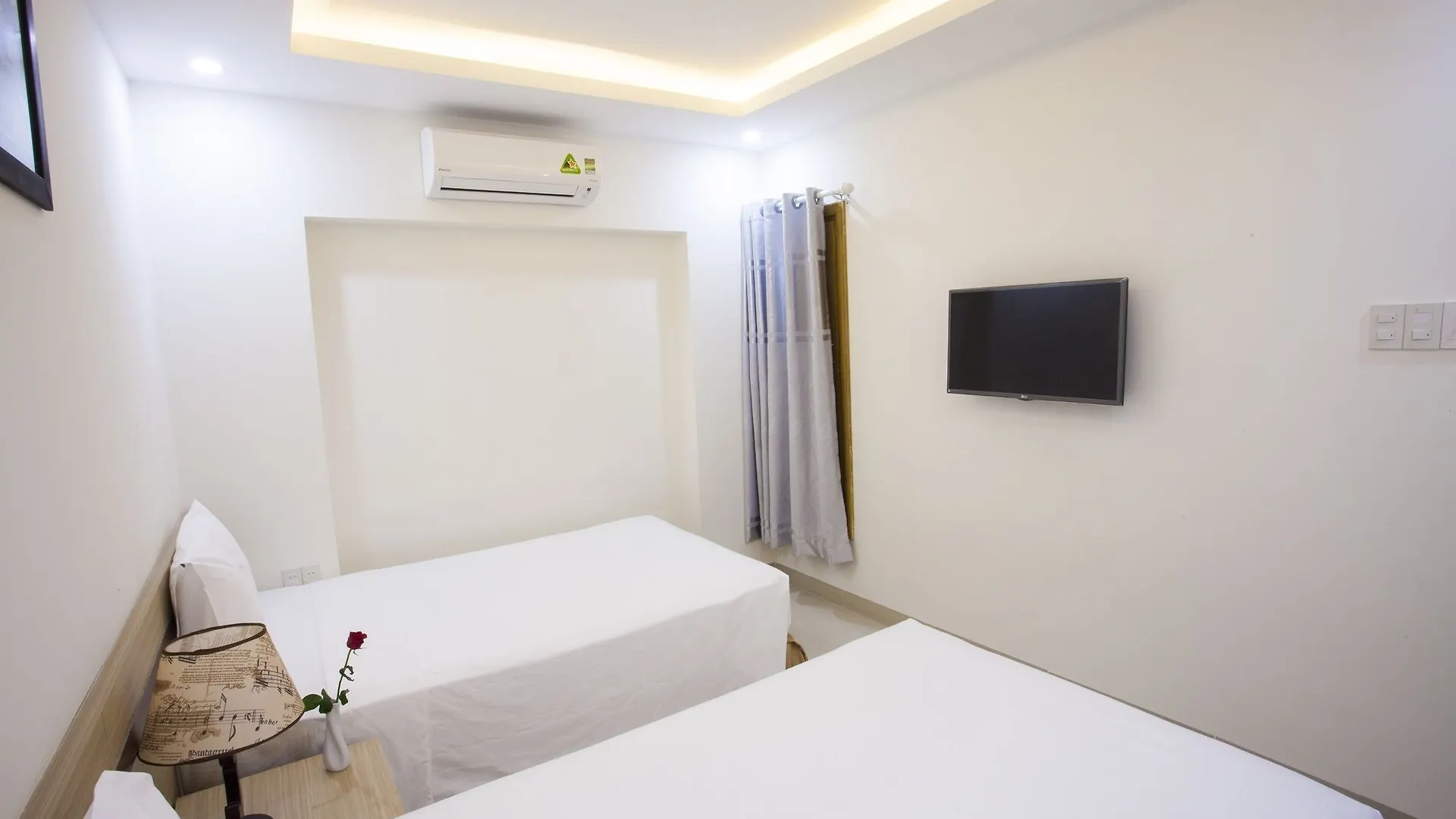 Melody Hotel Нячанг