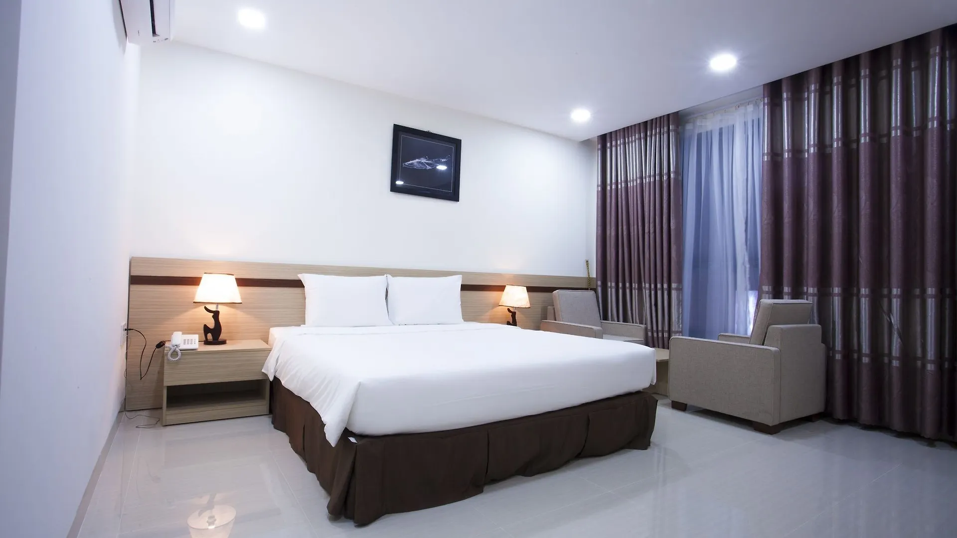 Melody Hotel Нячанг